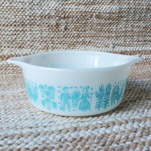 Vintage Pyrex Amish Butterprint Turquoise on White Bowl 1.5 Pt.